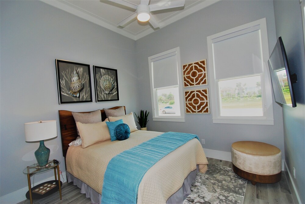 Seaglass Cottage - Private Home At The Shores 3 Bedroom Home by RedAwning view 4