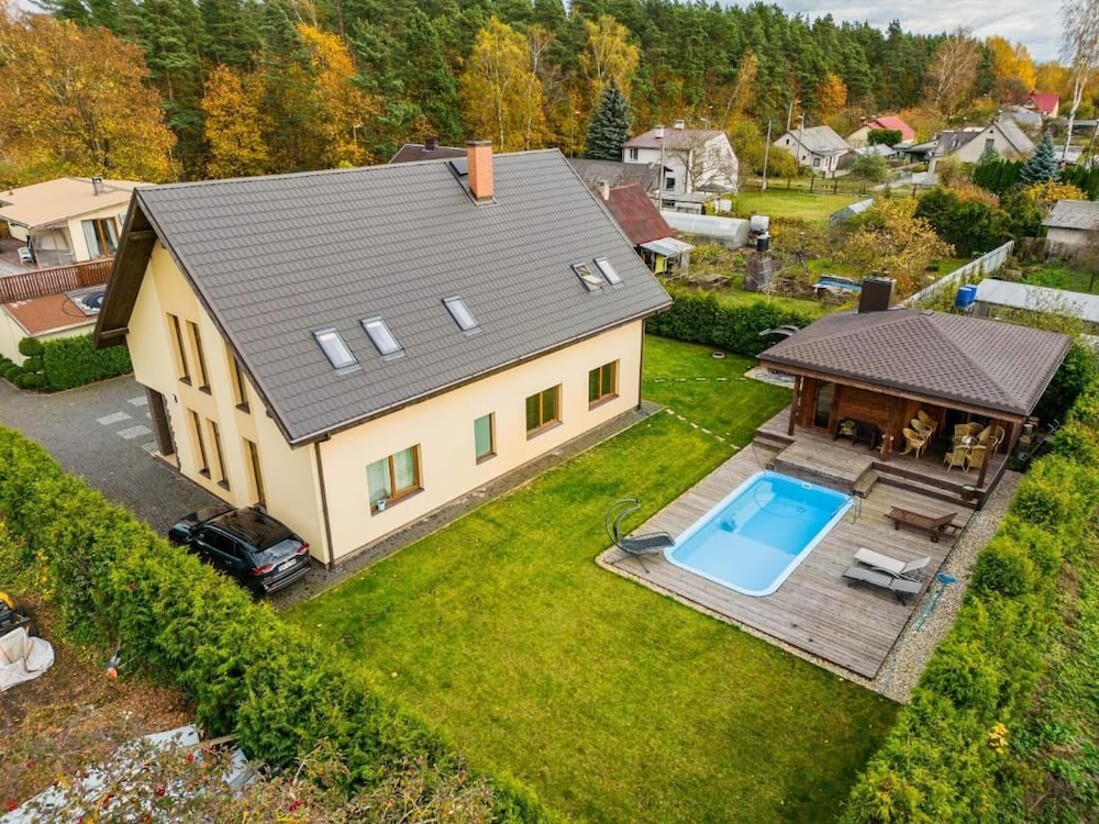 Luxurious Amber Villa With Private Pool and Garden Views