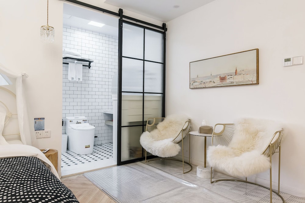 Shanghai Ruochu Designer Guesthouse-Near Shanghai Pudong Airport & Disneyland