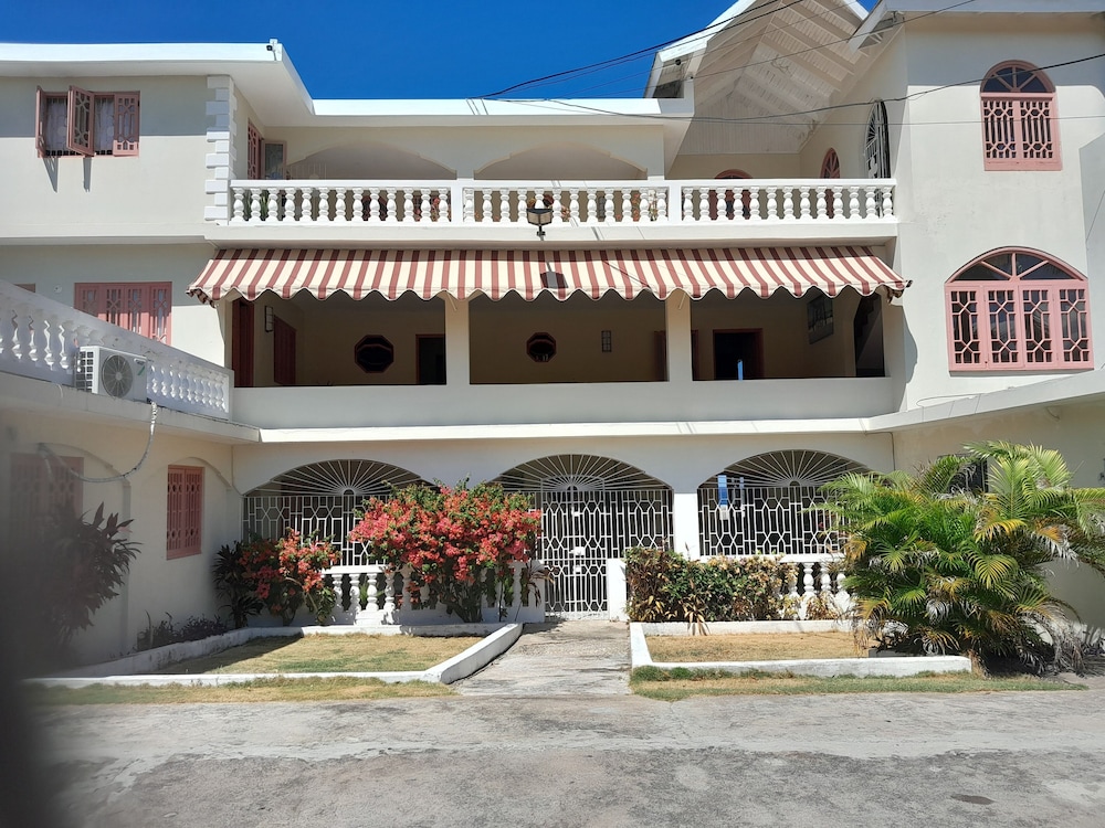 Blue Turquoise Sea Villa