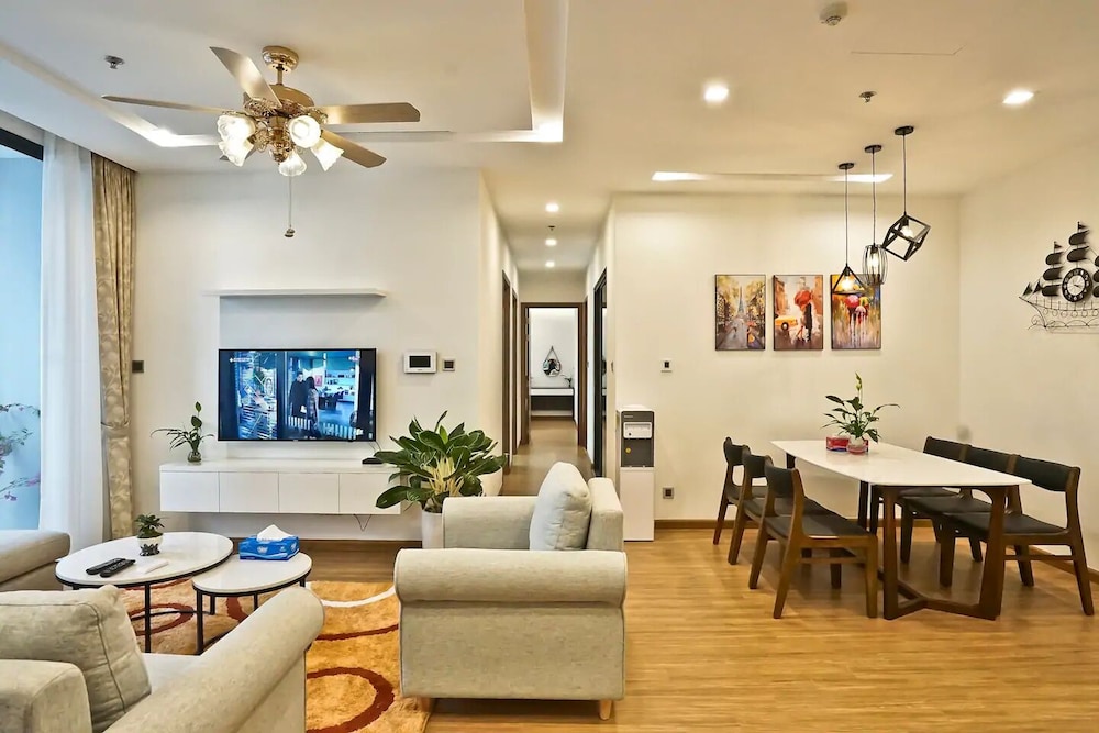 Bayhomes Metropolis Serviced Apartment