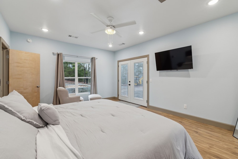 Lost Ridge Retreat 5 Bedroom Home