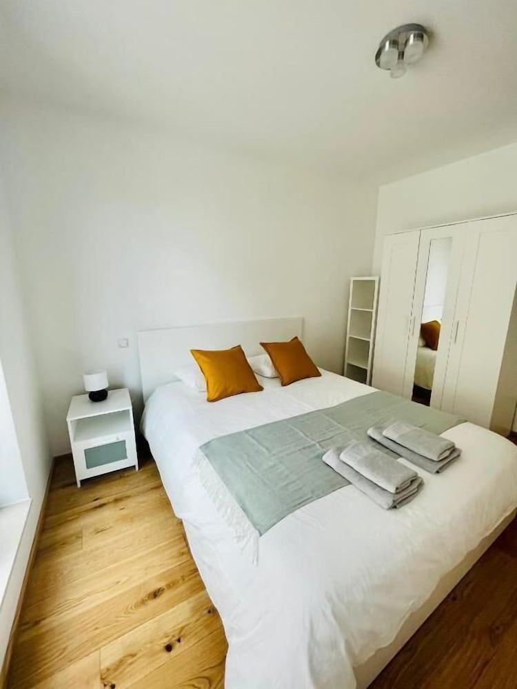 2 bedrooms with Terrace and Parking view 2