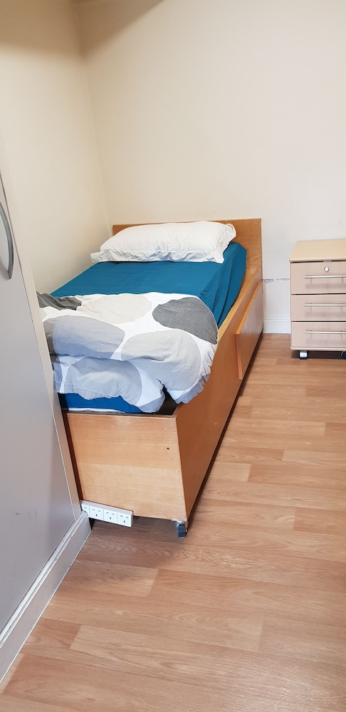 Davies Court - Hostel
