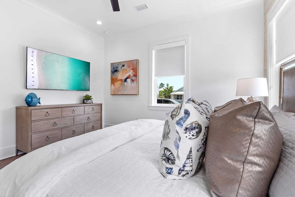 30A Born 2 Beach by Avantstay Luxury Gulf Views w/ Private Pool