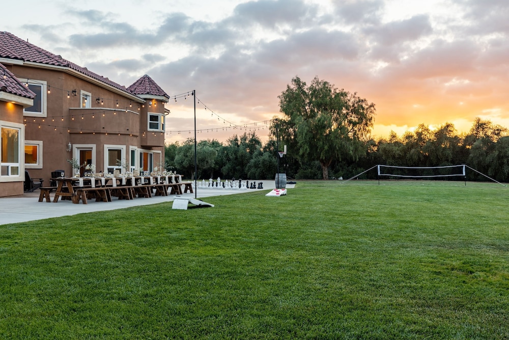 Wilson Creek Manor By Avantstay Sleeps 24 Amazing Estate w Pool Game Room