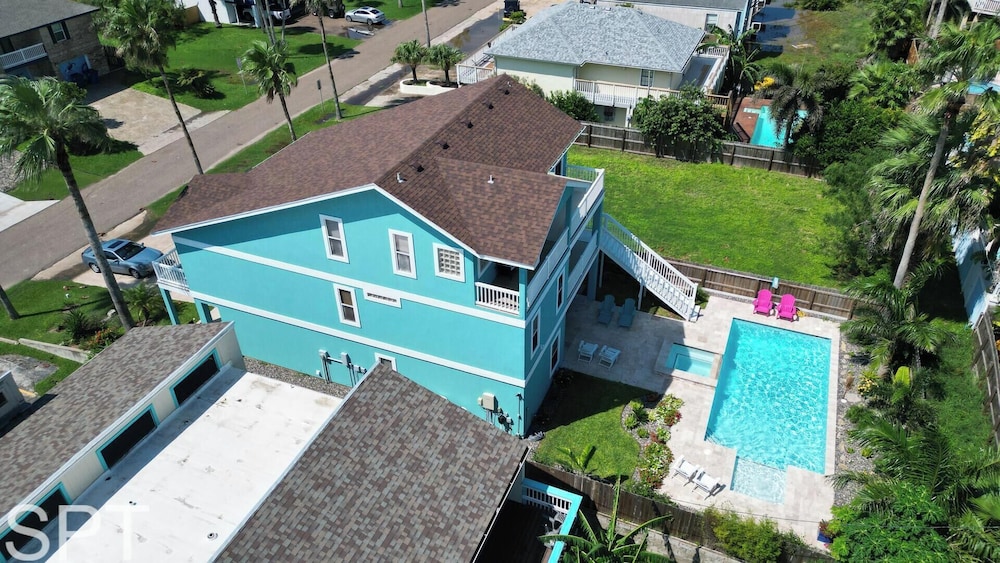 Tranquil Turquoise Retreat