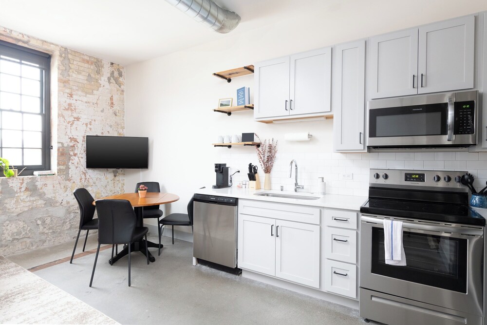 Brewery District Apartment Near Fiserv with Rooftop, Gym, and Parking