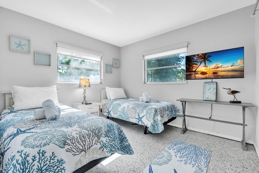 Barefoot Bungalow 2 Bedroom Home