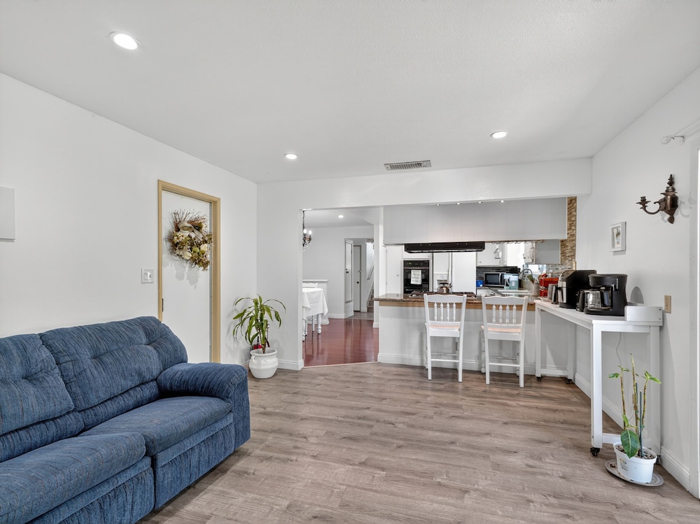 Coastal Escape With Private Mini Golf 4 Bedroom Home
