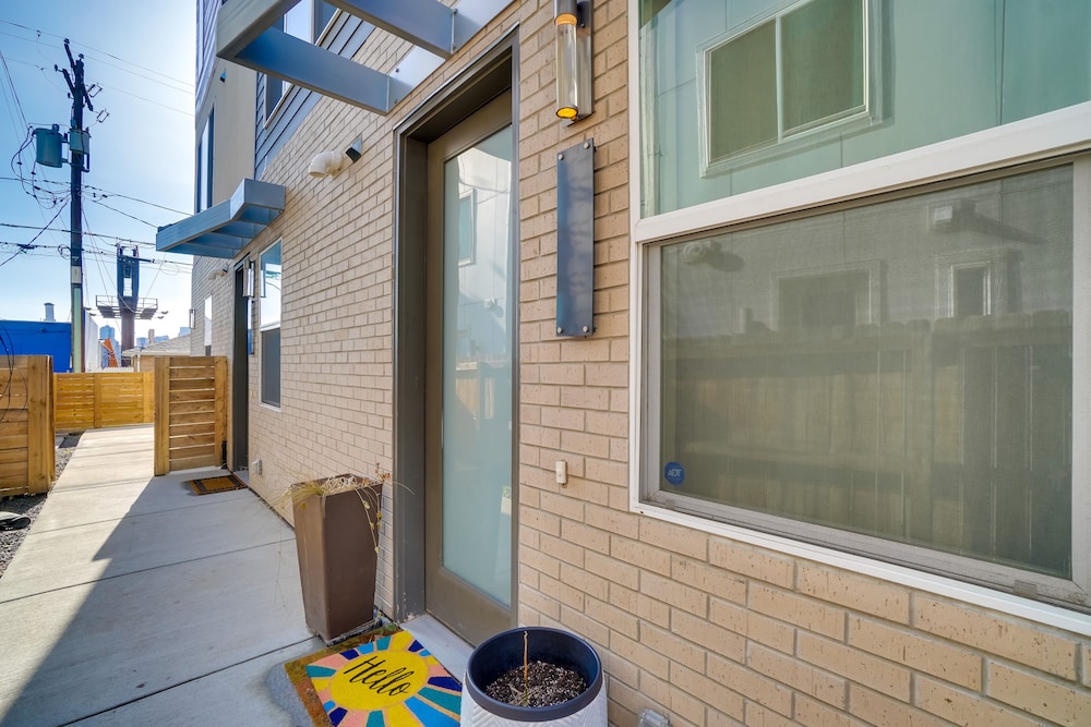 Rooftop Deck & Mtn Views: Luxe Denver Home