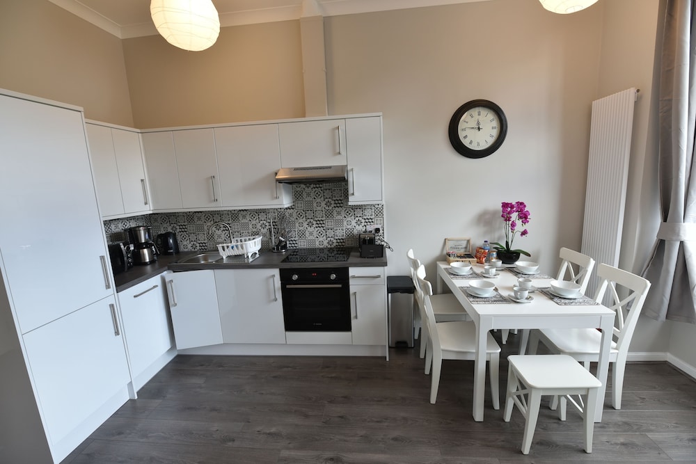 First Pleasance Luxury Apartment view 4