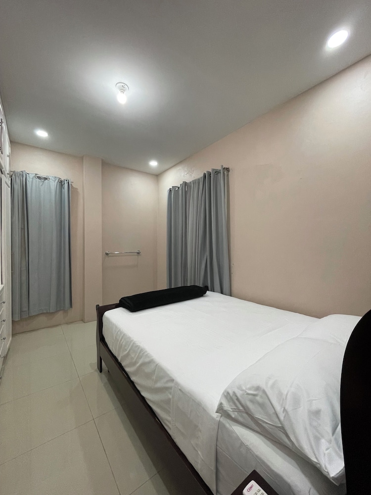 El Carmen Apartments