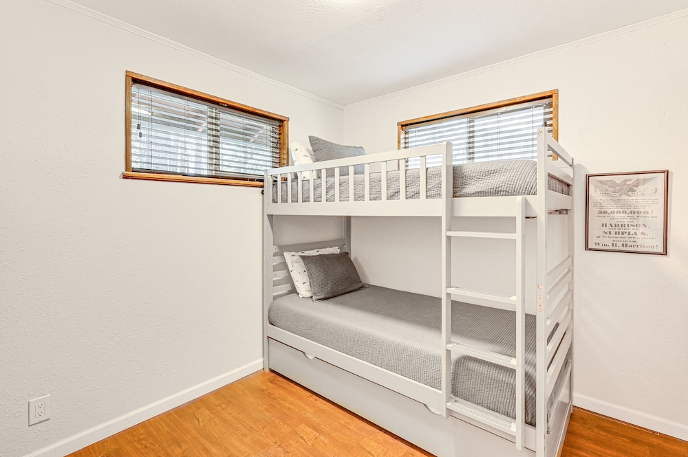 Payson Vacations - Cozy Cabin in Pine w/ Incredible Forest Views! - Property Image 5