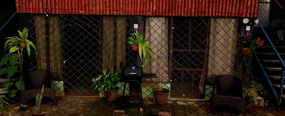 SUZAL BUNGALOW 16