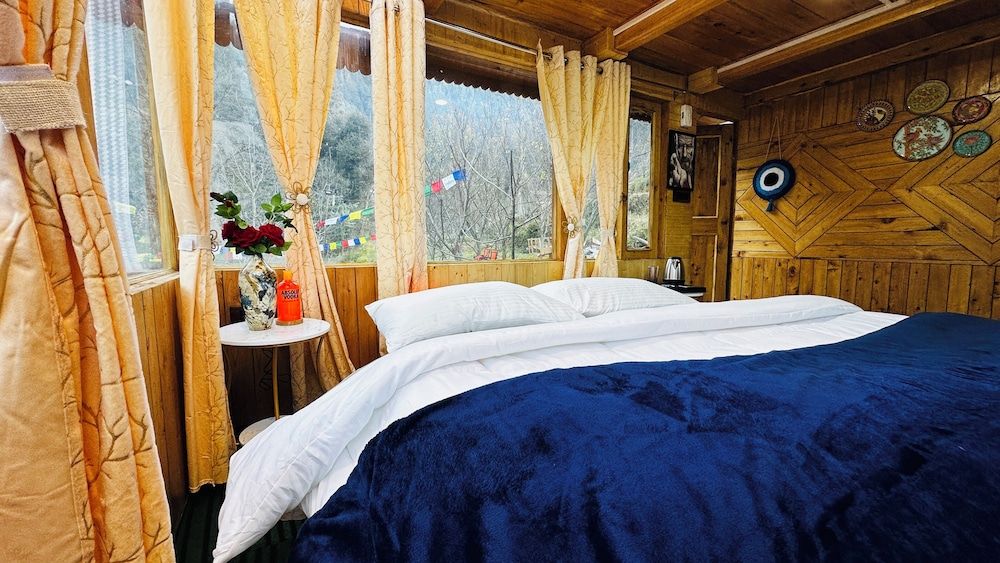 Bawli Treehouse