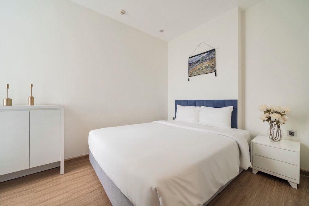 Sunny - Vinhomes GreenBay Residences