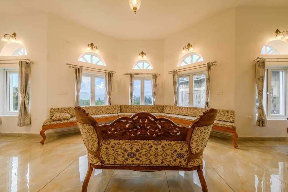 Emerald Stays Ooty by VOYE HOMES