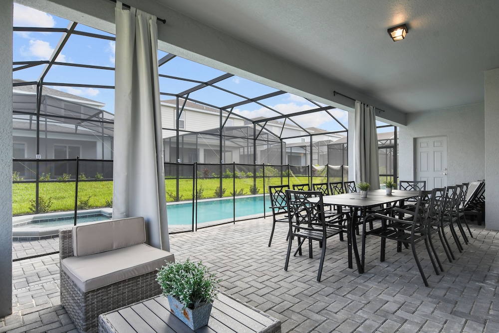 Modern Resort Home w/ Pool, Spa & Arcade Access