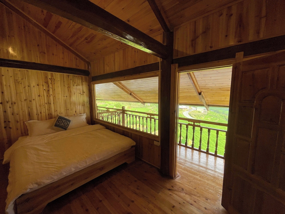 Bees Homestay Sapa & Trekking