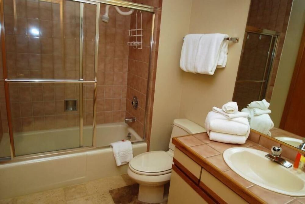 Ski Run Condominiums 2 Bedroom Apartment by Key to the Rockies