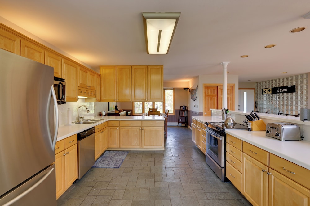 Spacious Townhome Near Main St & Lake Dillon!