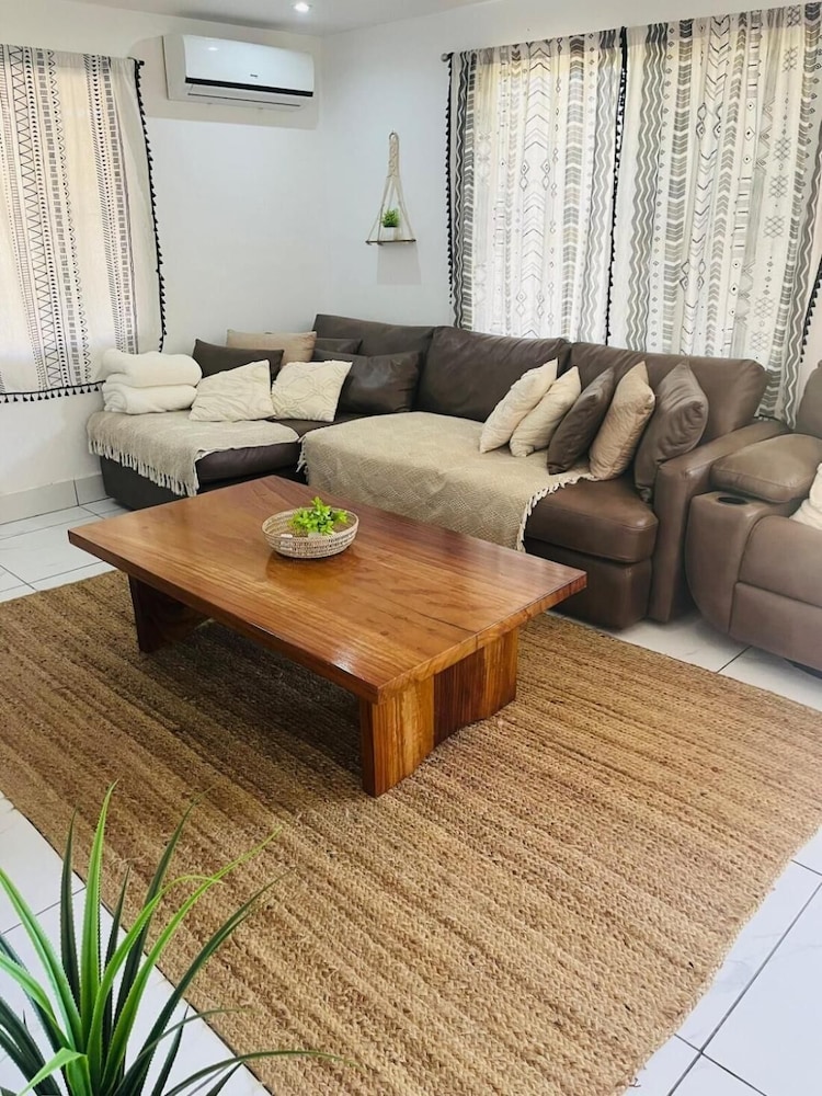 Casa Ophelia - 10 min Walk to the Beach