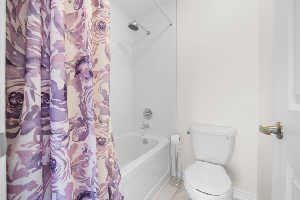 Prime Peterborough 5BR Newly Renovated Home