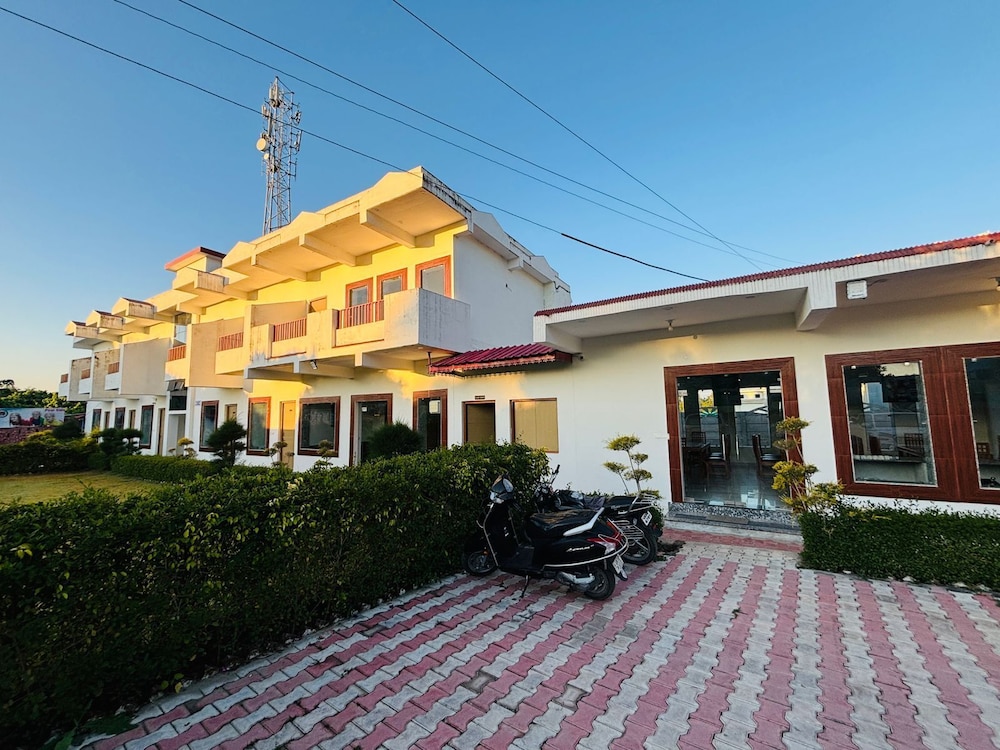 Lee Corbett Resort