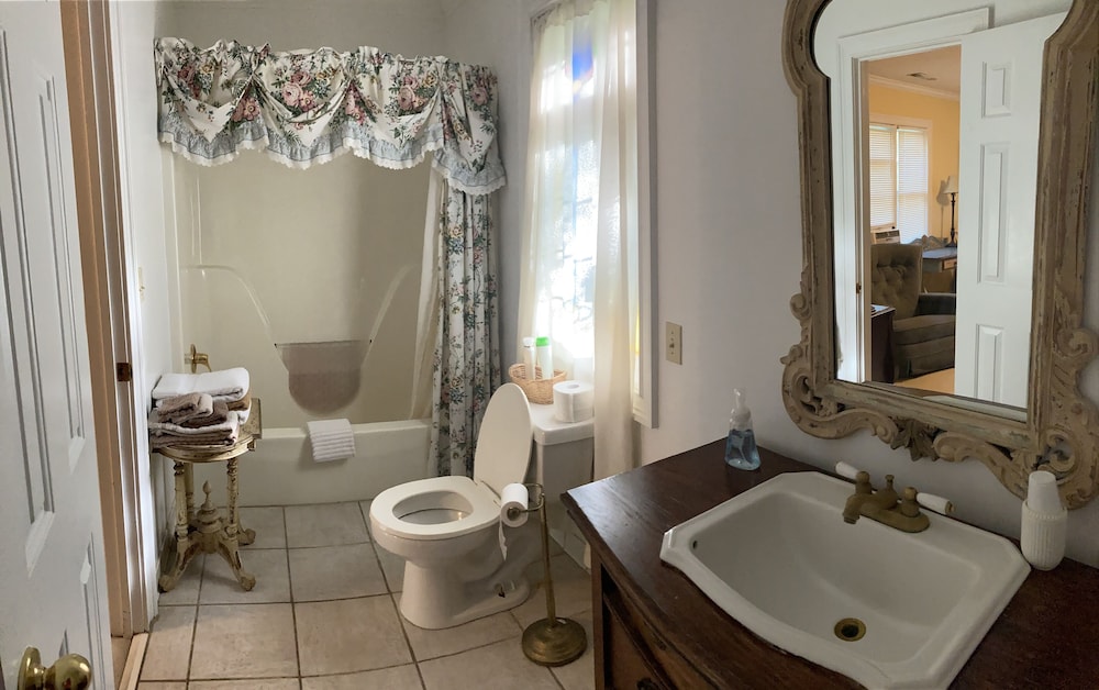 Rose House Inn