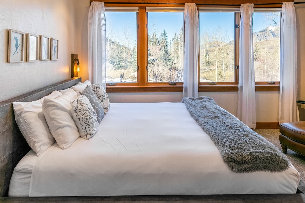 Adams Ranch Retreat by Avantstay Free Shuttle 2 Mountain Village & Telluride Ski Resort! view 2
