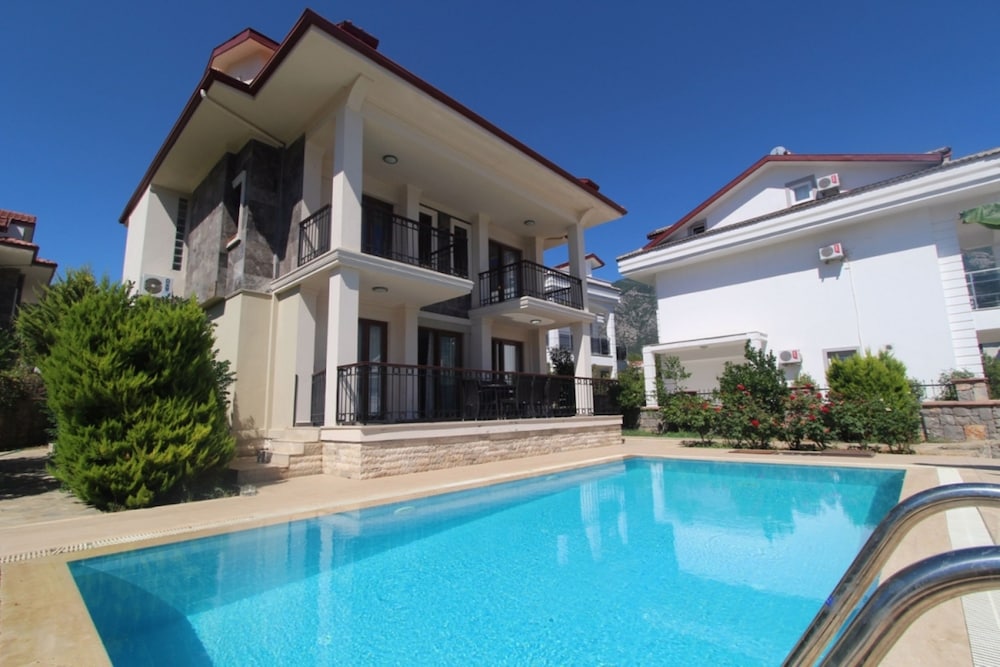 Opal Villa 1 by Villa Buketi view 3
