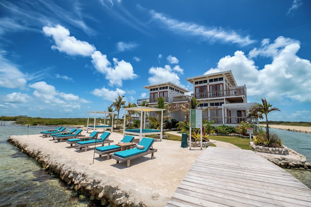 Aruna Resort & Villas