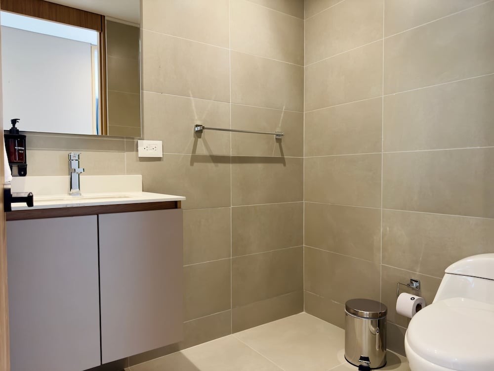 w Radiant 2BR w Balcony in Santa Barbara