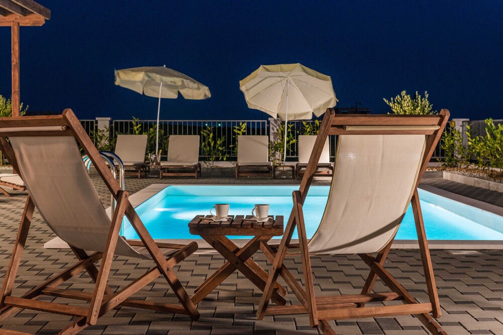Luxury Escape With Swimming Pool & Modern Design