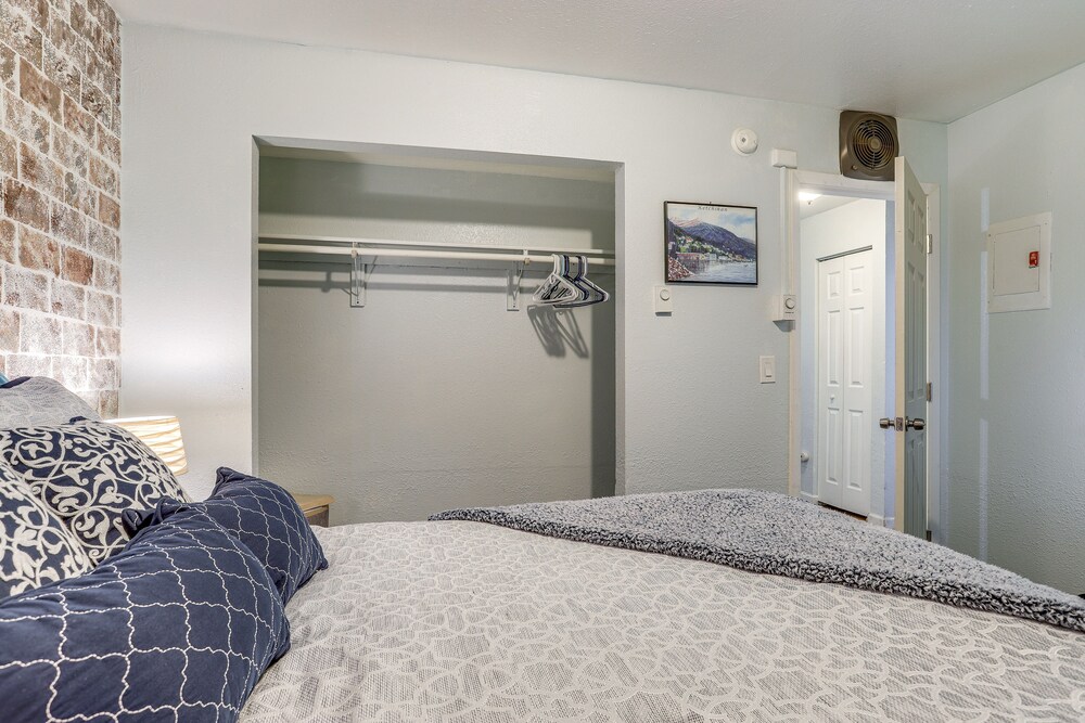 Cozy Wasilla Apartment ~ 2 Mi to Downtown! view 3