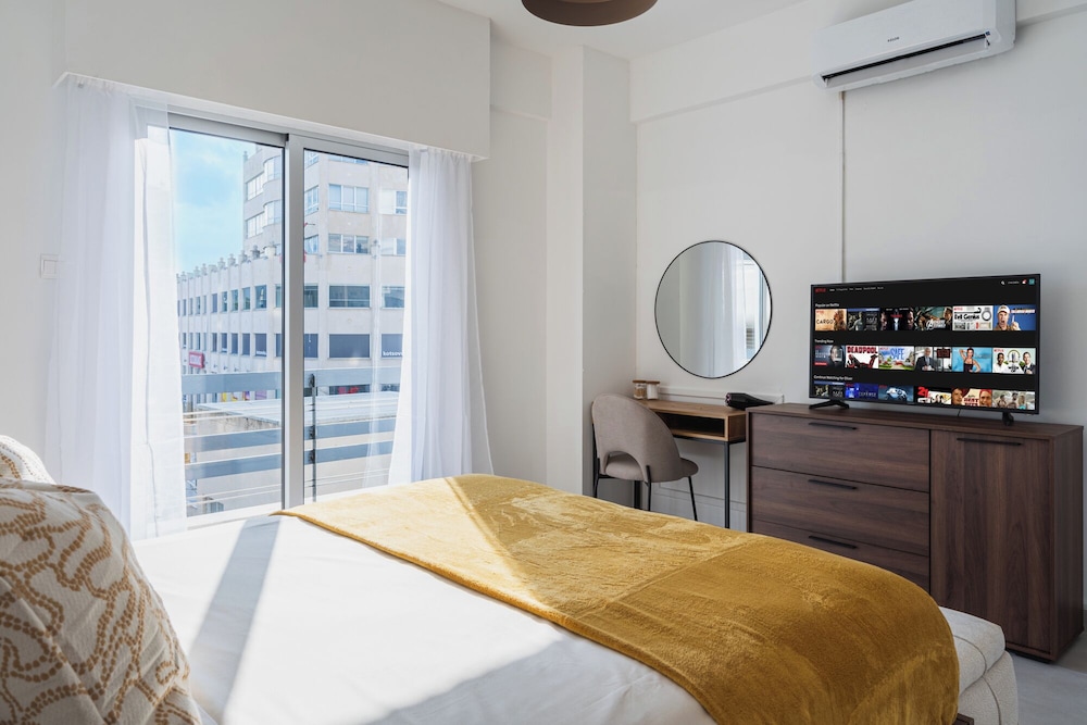 Elegant City Central Suite