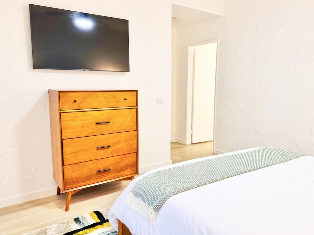 Fairway-view 3 Bedroom Condo in Palm Desert