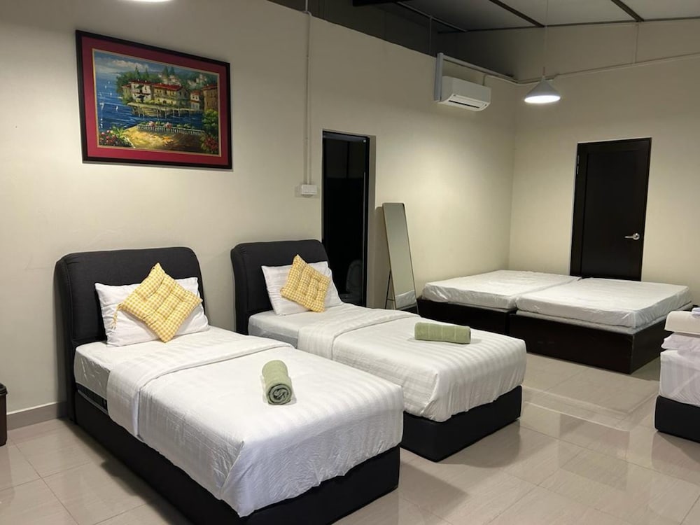 Private Pool FamilyResort Bentong Pahang photo 6
