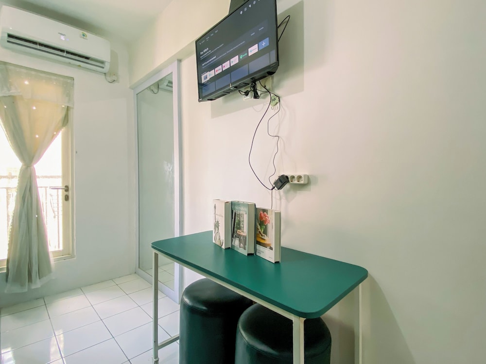 Good And Cozy Studio At Podomoro Golf View Apartment