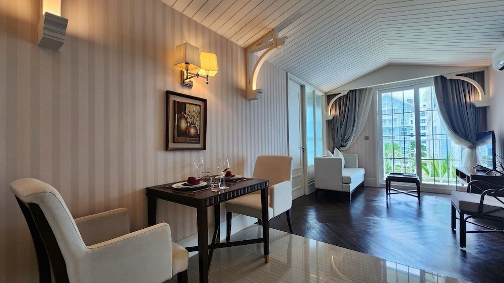 Luxury 1 Bedroom condo CloseToBeach G411