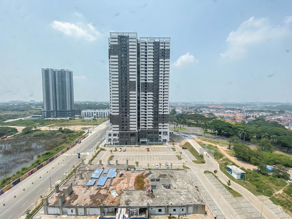 Warm And Cozy 2Br At Meikarta Apartment view 2
