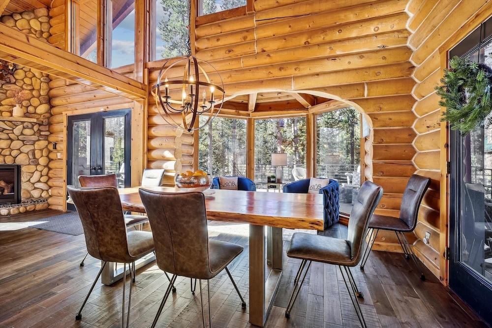 American Way Chalet 5 Bedroom Home