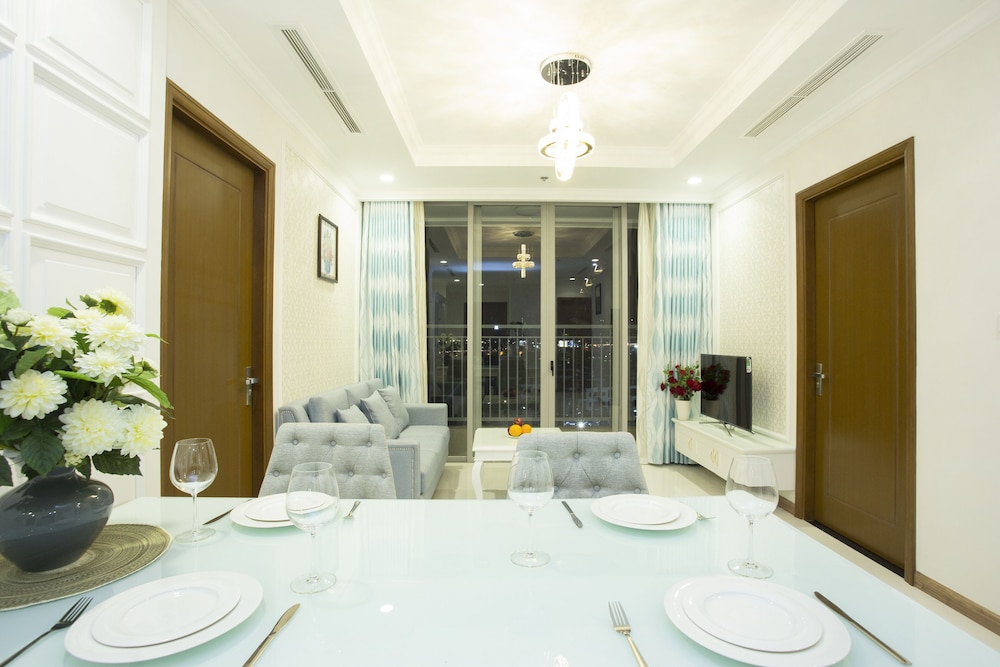Annie Apartment - Rivergate Resident