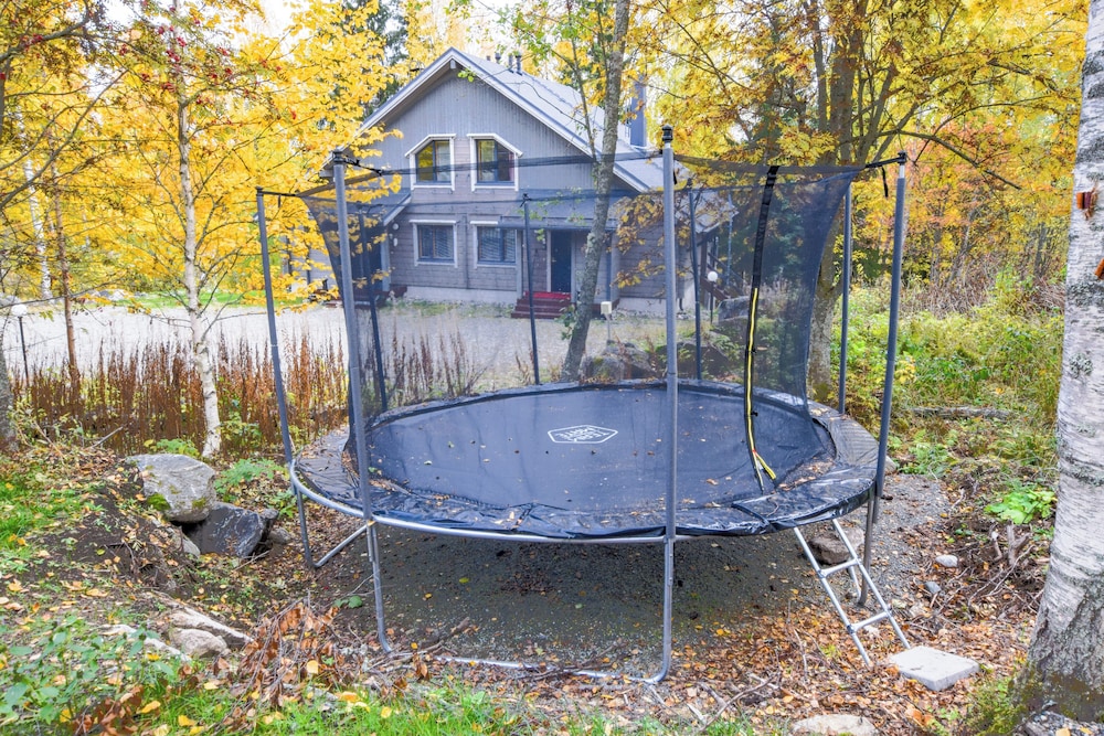 Scenic Lakeside Cabin in Tahko - Hot Tub
