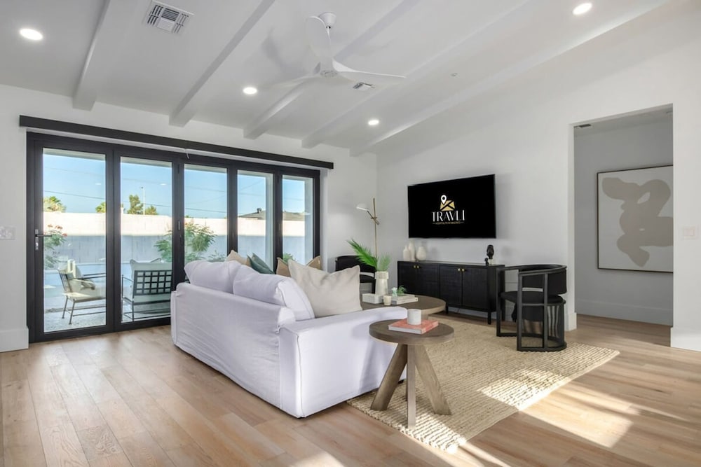 The Kingsley Custom Heated Pool Chef Kitchen Chess