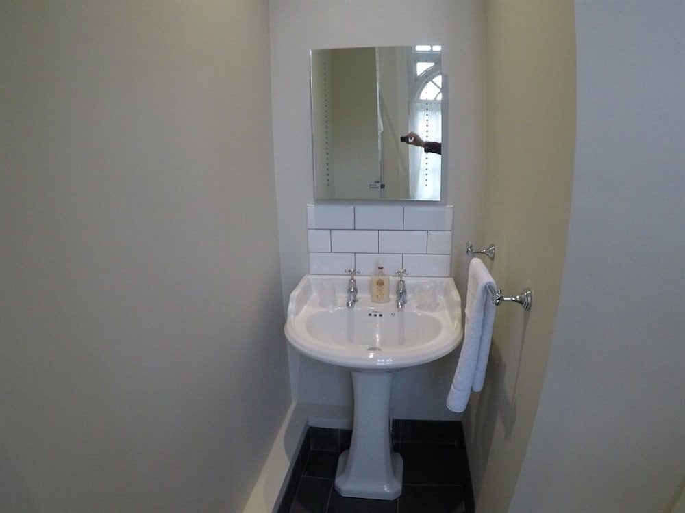 Marlborough Vacations - The Bear Marlborough - Property Image 18