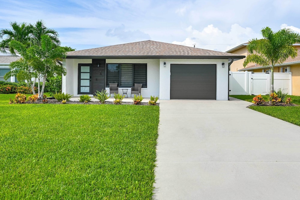 Naples Home w/ Patio < 1 Mi to Beaches! view 5
