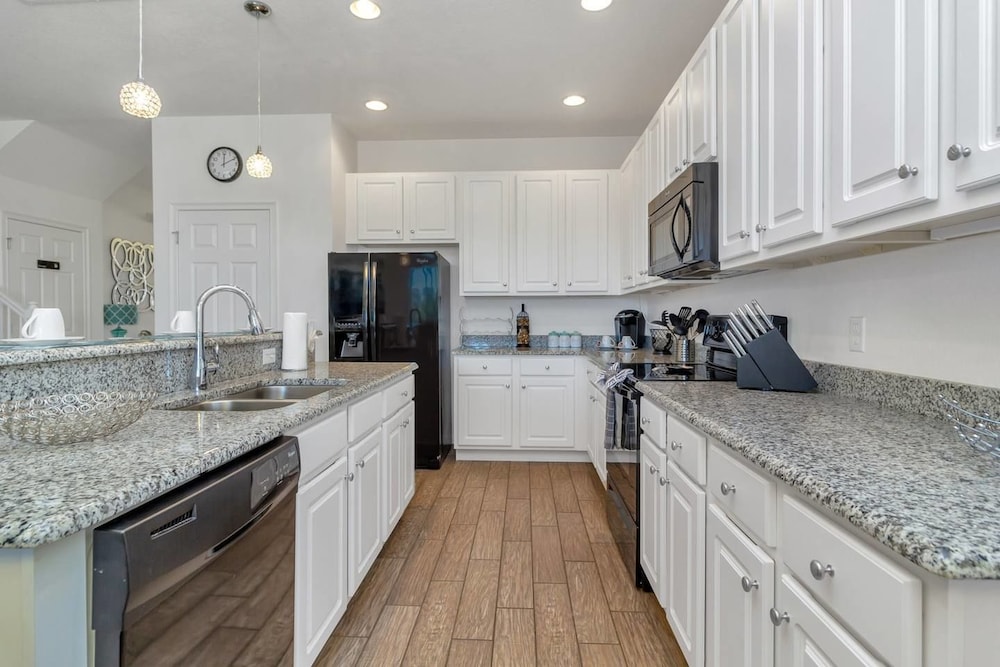 Davenport - Stunning 6bd/5ba Poolhome - #6av331