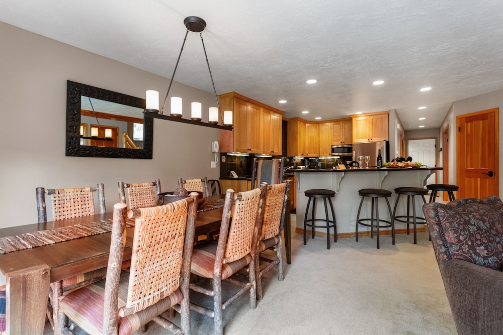Deer Lake Village at Deer Valley Resort - Three Bedroom Condo with Loft and Hot Tub #2473 3 Condo